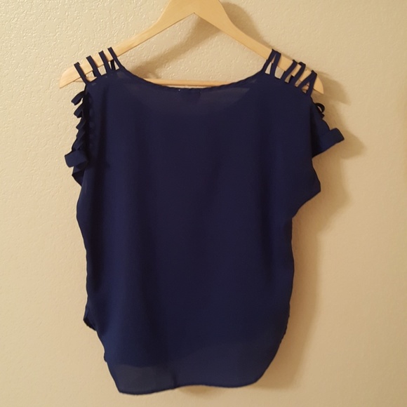 Shirt - Picture 4 of 6